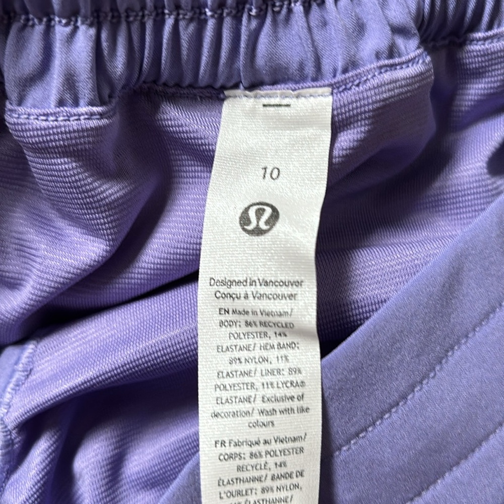 LULULEMON HOTTY HOT LR SHORTS 2.5” SHORTS IN DARK LAVENDER SZ 10 NWT - Picture 15 of 16
